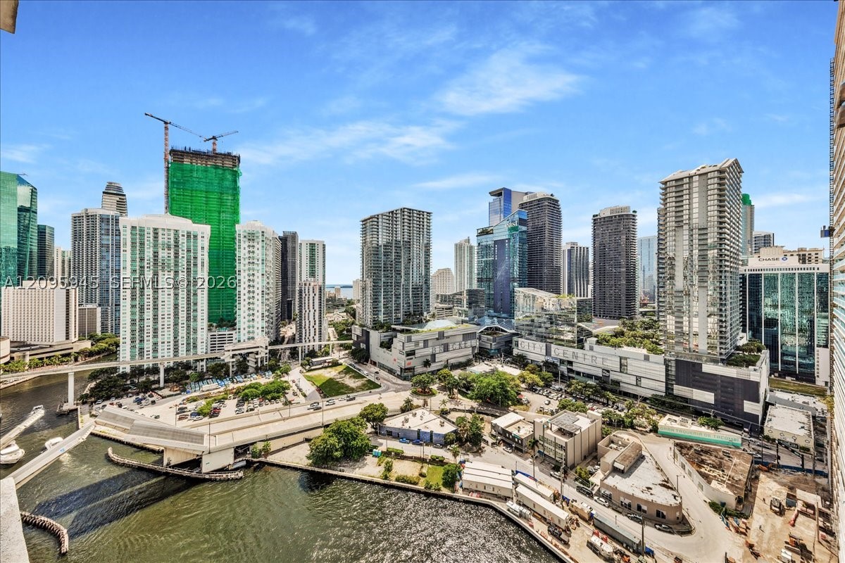 92 SW 3rd St #2802, Miami FL 33130
