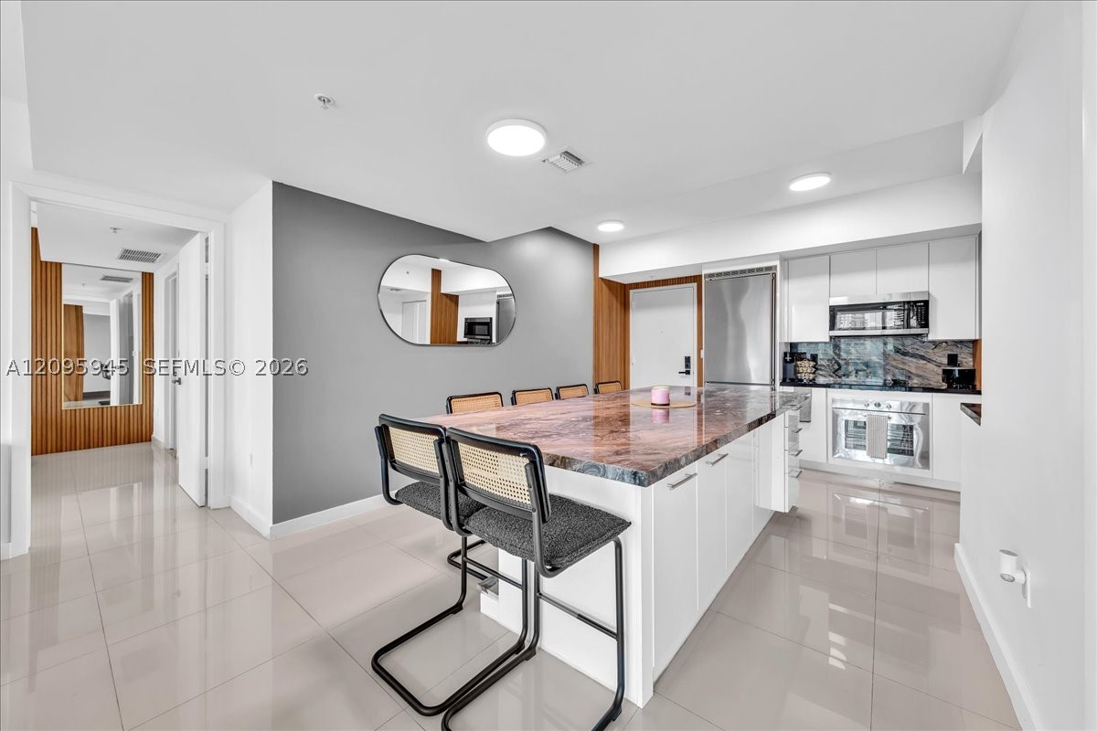 92 SW 3rd St #2802, Miami FL 33130
