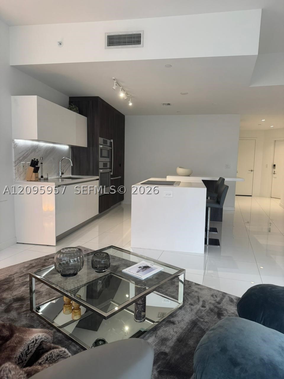 851 NE 1st Ave #1404, Miami FL 33132