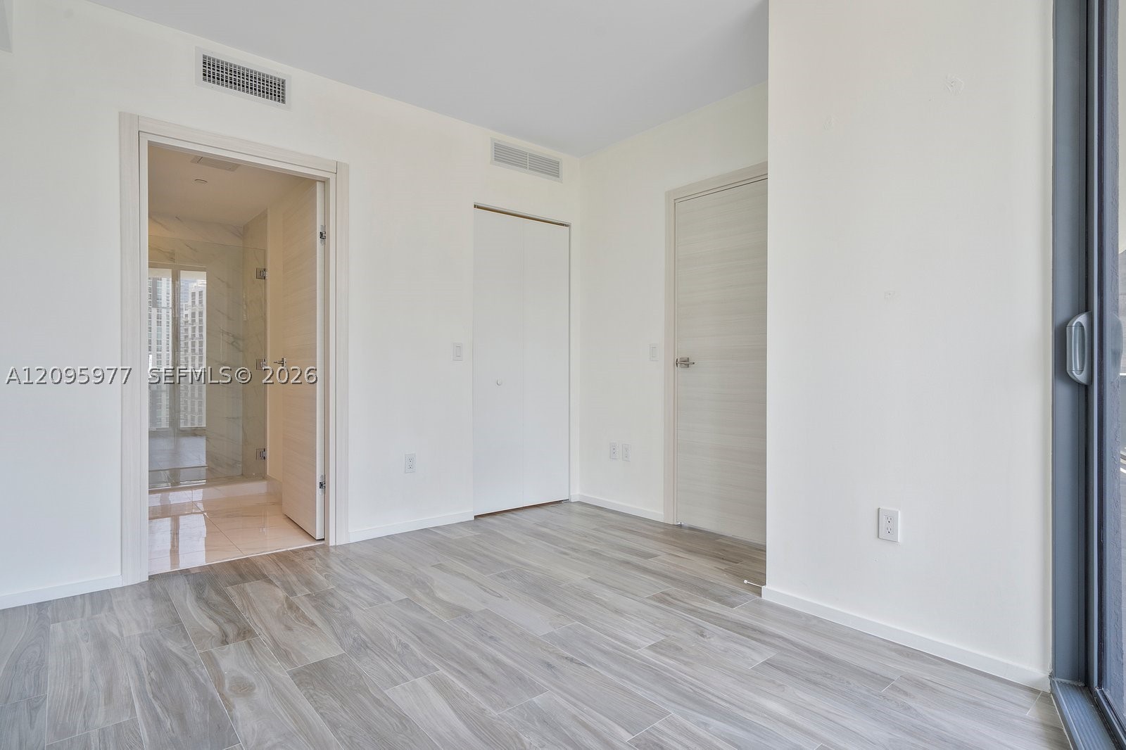 801 S Miami Ave #2402, Miami FL 33130