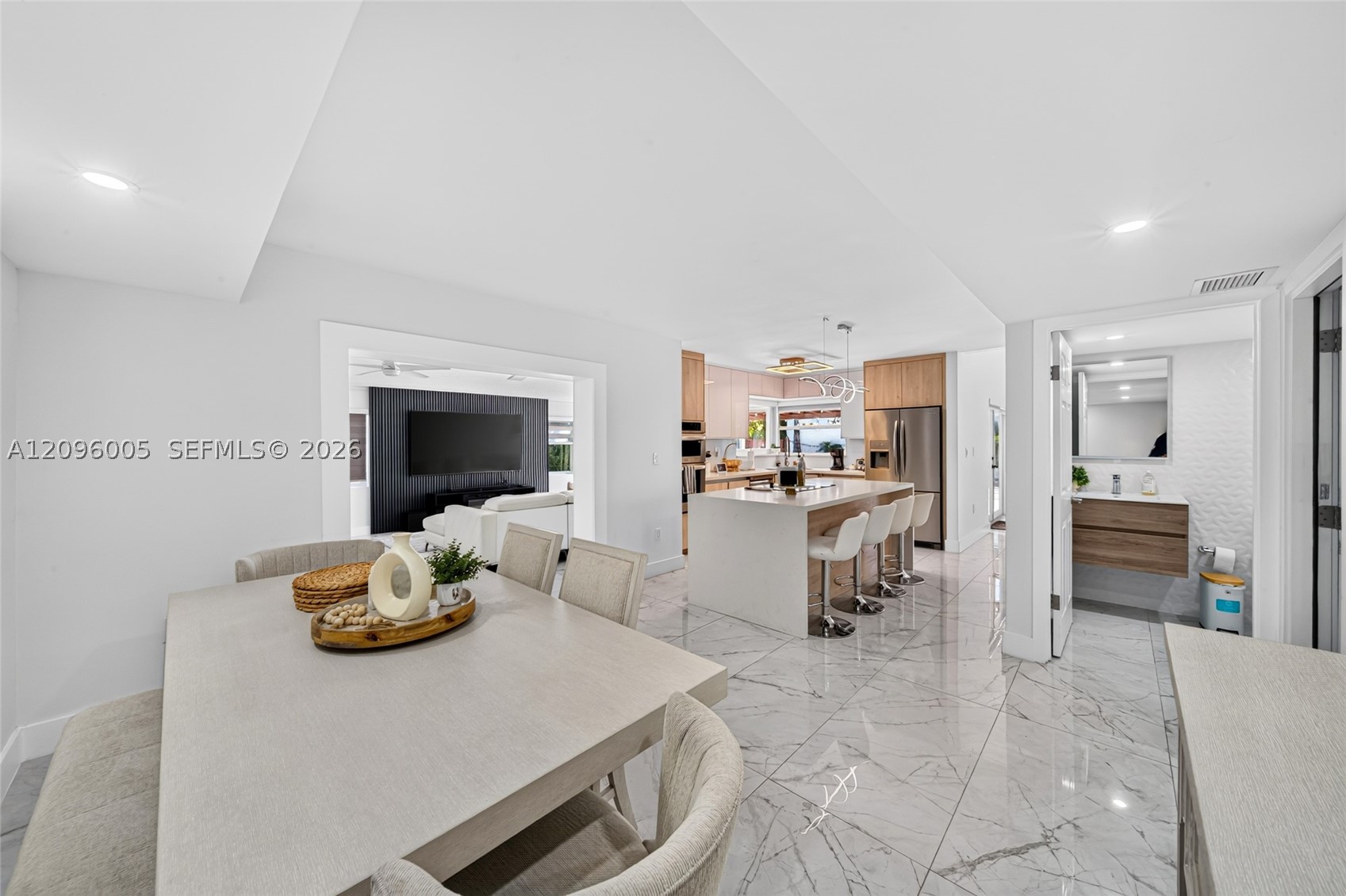 6705 SW 103rd Ct, Miami FL 33173