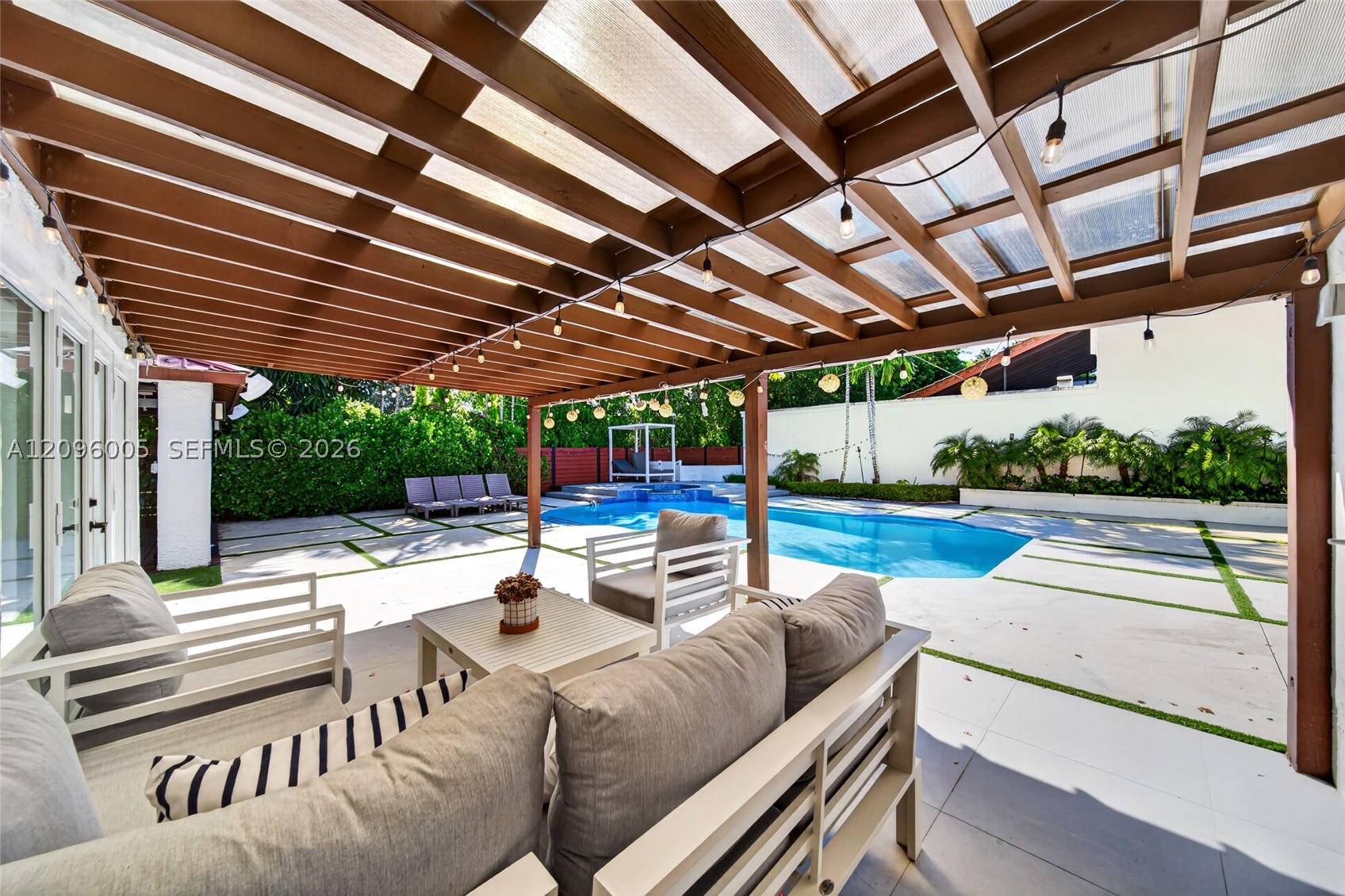 6705 SW 103rd Ct, Miami FL 33173