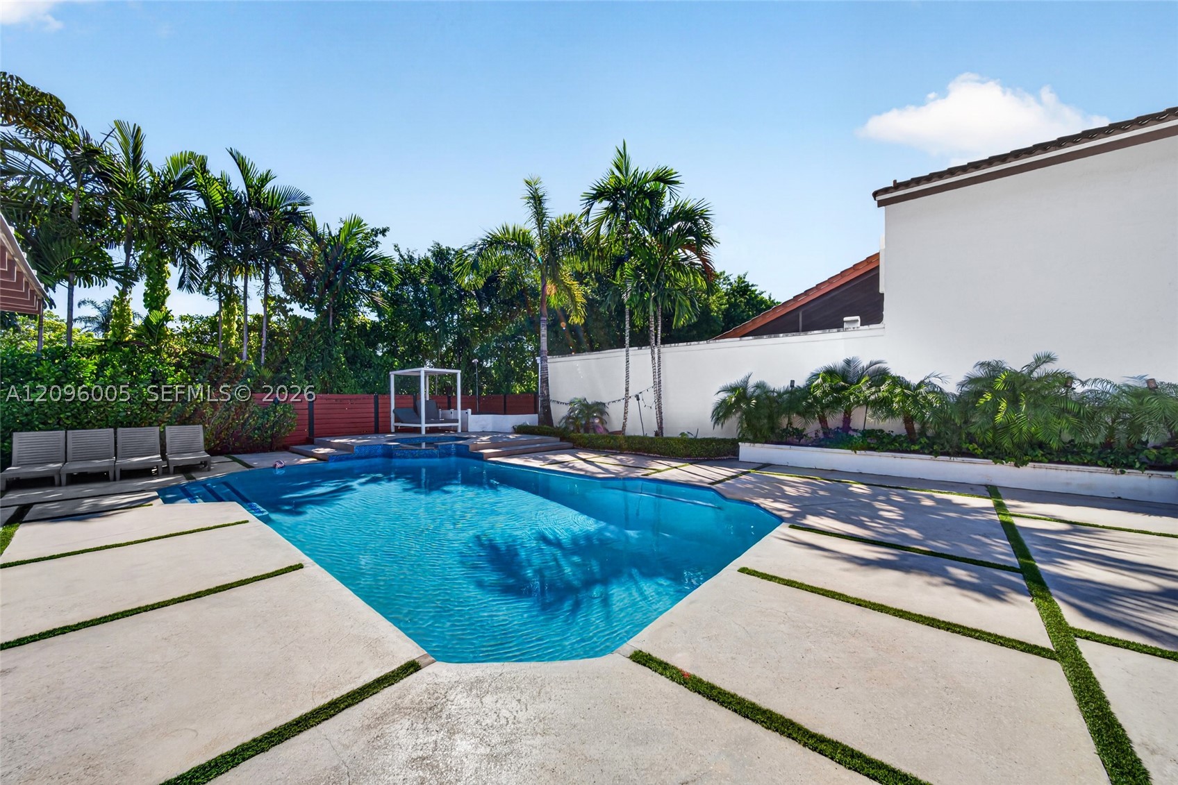 6705 SW 103rd Ct, Miami FL 33173