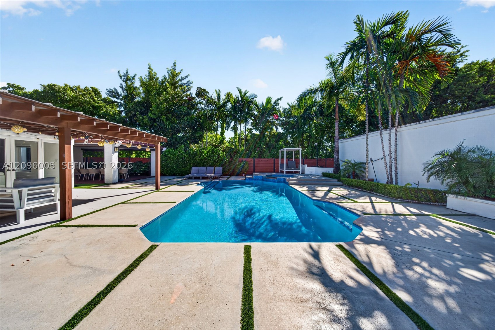6705 SW 103rd Ct, Miami FL 33173