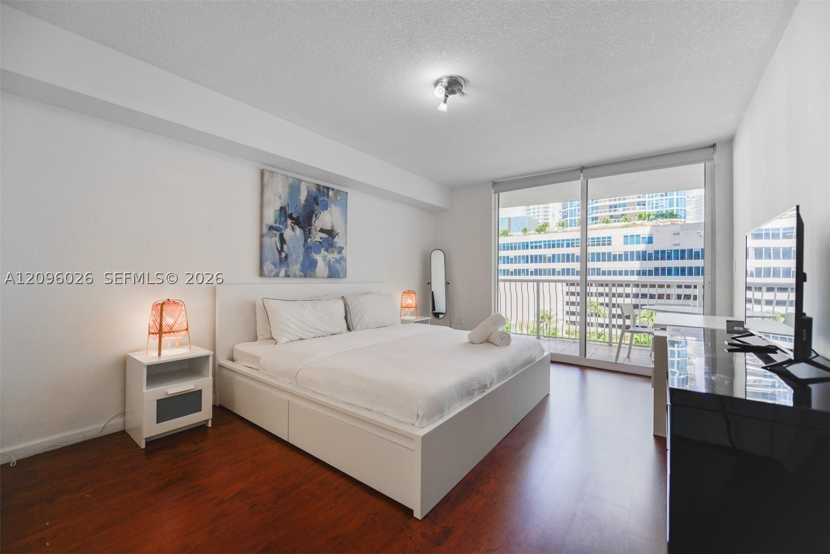 1200 Brickell Bay Dr #1720, Miami FL 33131