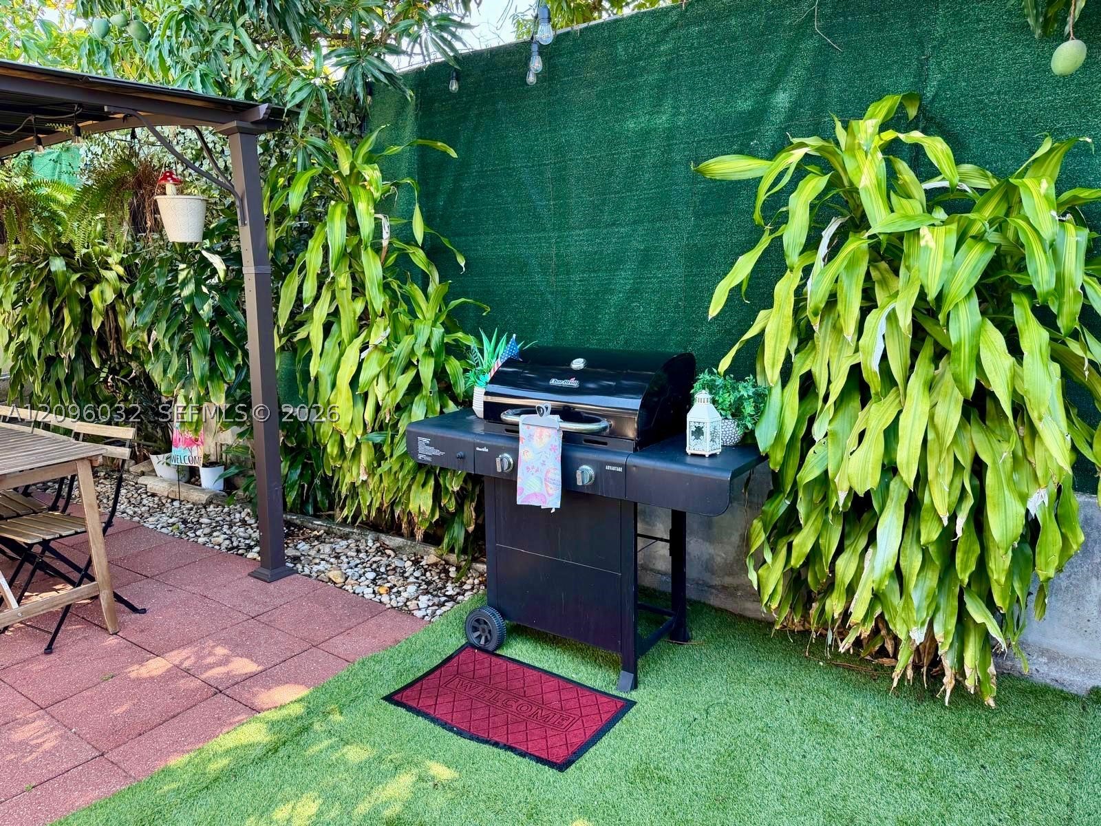 55 SW 60th Ave, Miami FL 33144