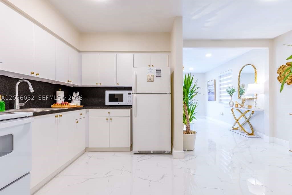 55 SW 60th Ave, Miami FL 33144