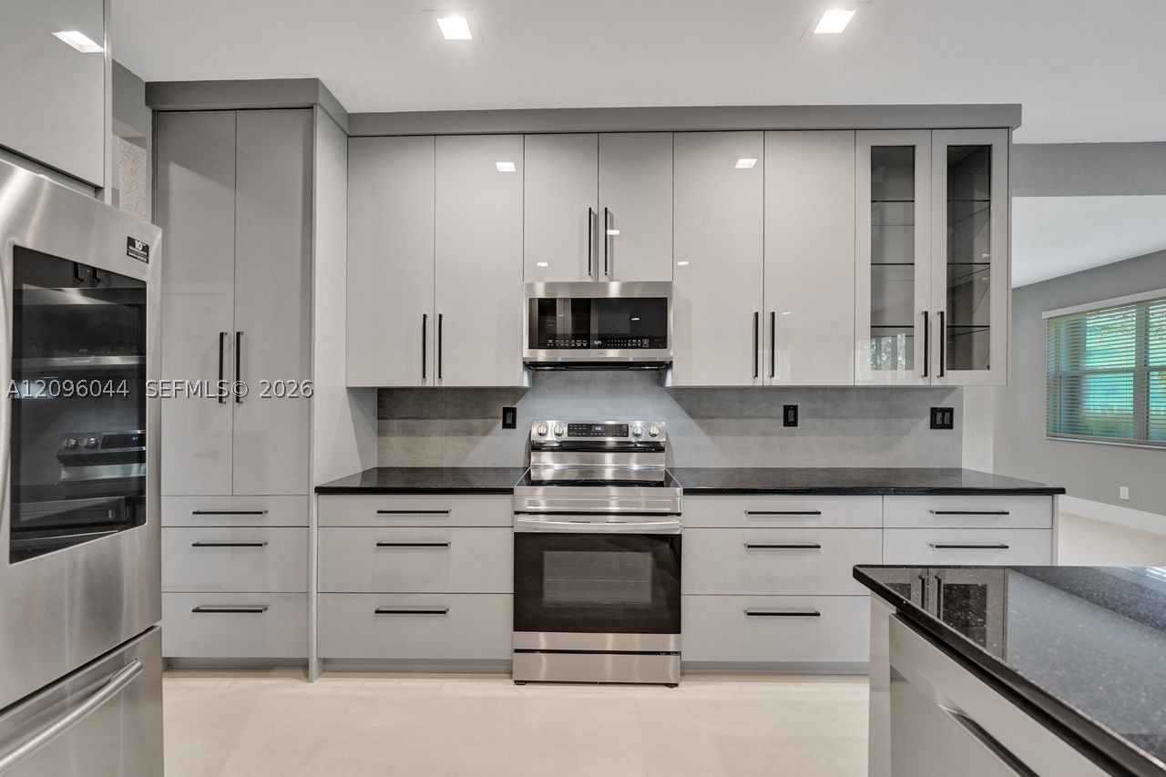 4207 W Whitewater Ave #4207, Weston FL 33332