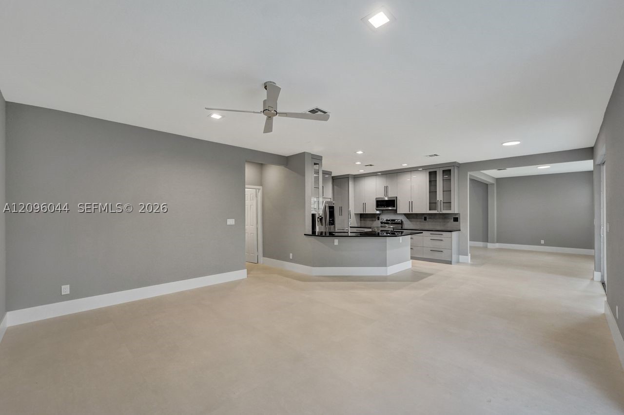 4207 W Whitewater Ave #4207, Weston FL 33332