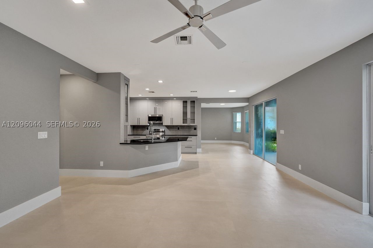 4207 W Whitewater Ave #4207, Weston FL 33332