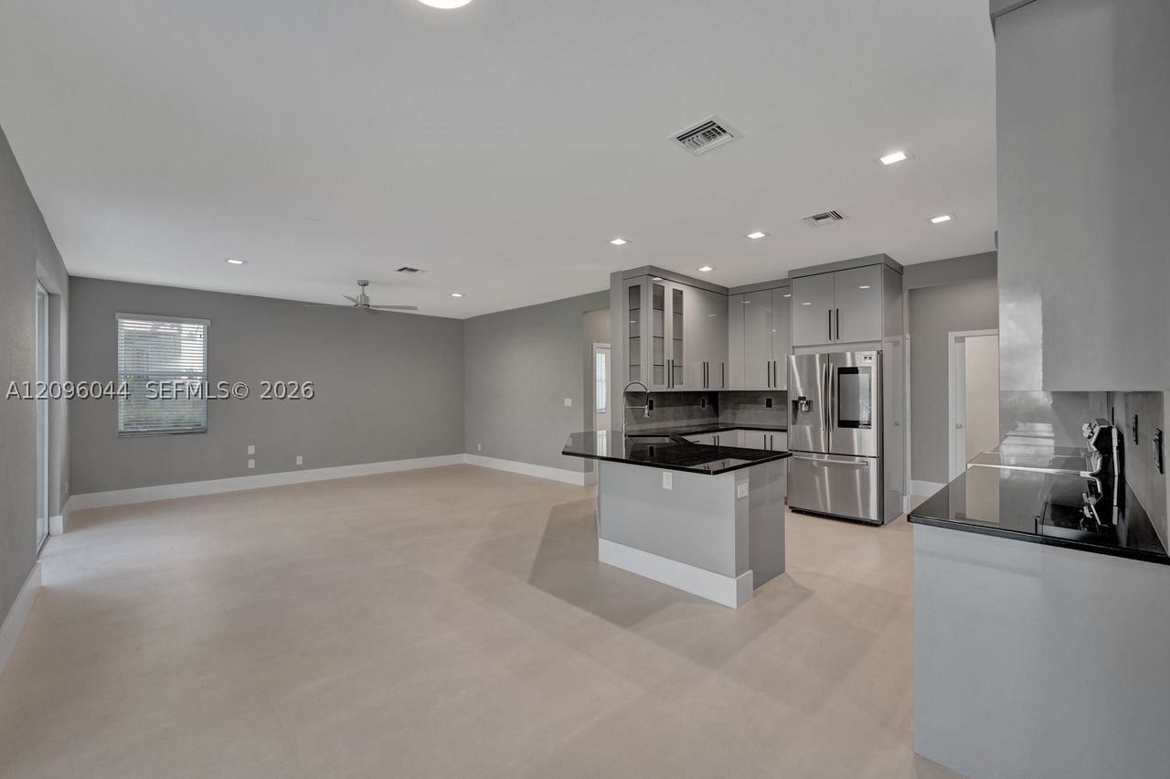 4207 W Whitewater Ave #4207, Weston FL 33332