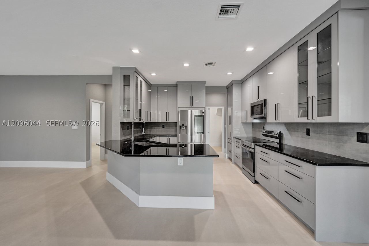 4207 W Whitewater Ave #4207, Weston FL 33332