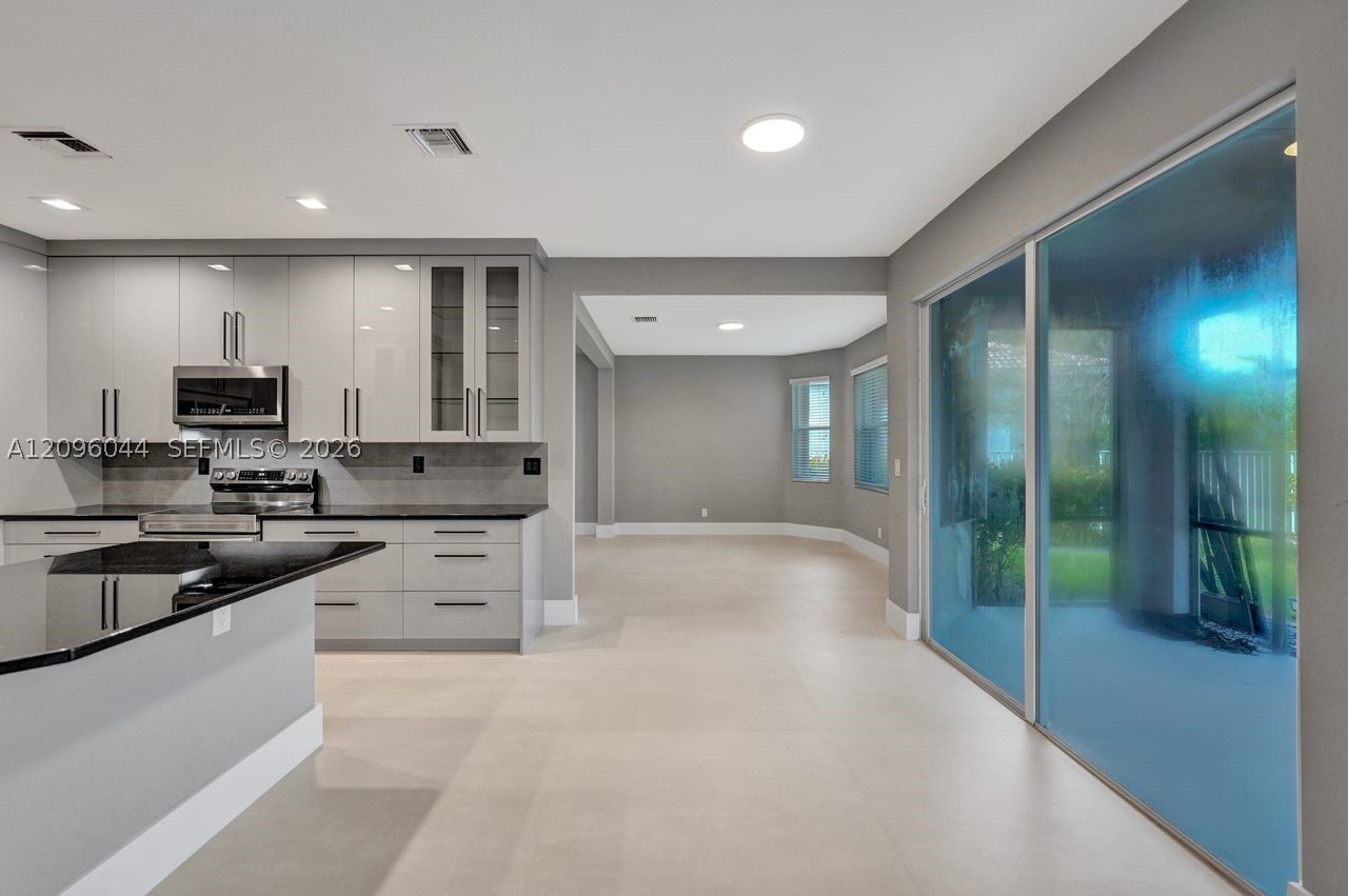 4207 W Whitewater Ave #4207, Weston FL 33332