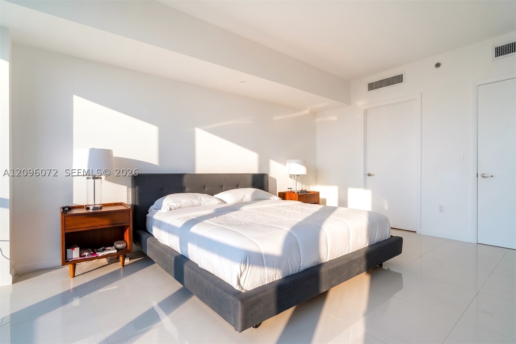 495 Brickell Ave #3207, Miami FL 33131