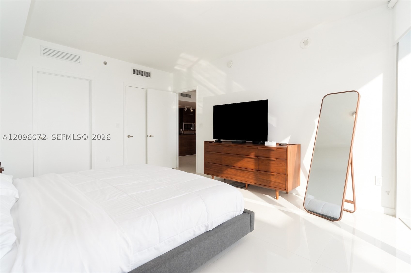 495 Brickell Ave #3207, Miami FL 33131