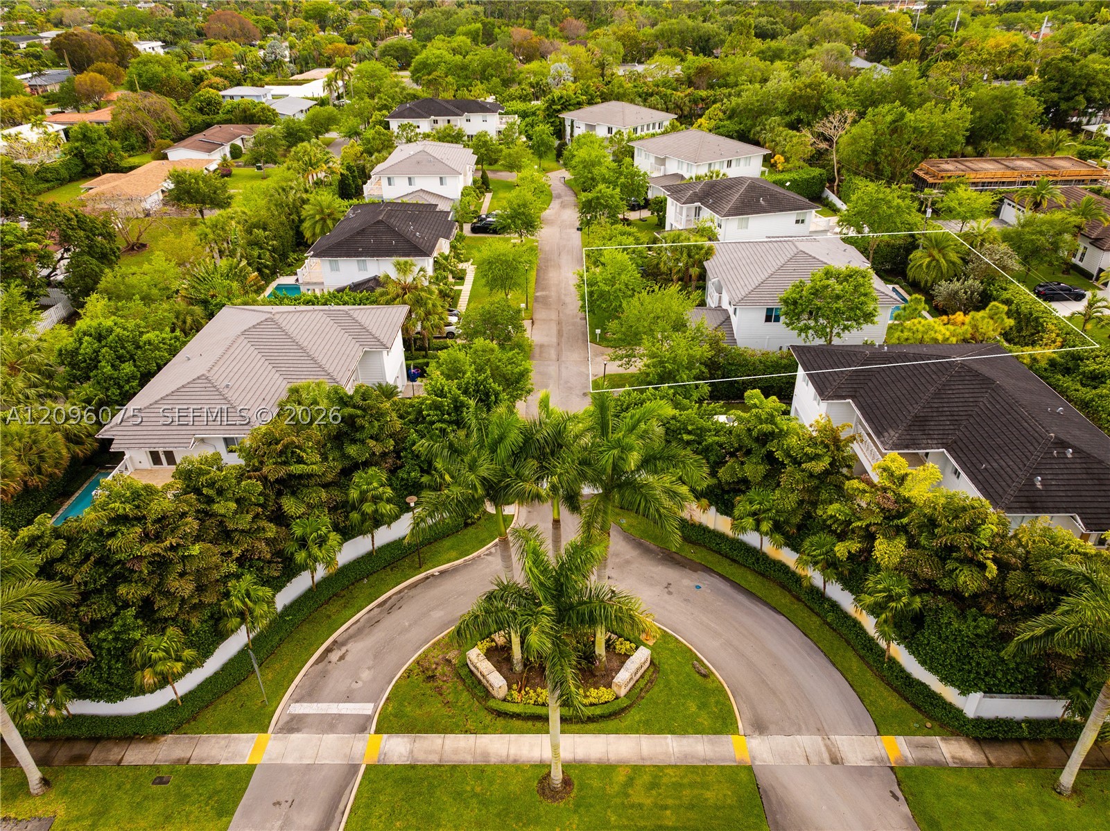 5602 SW 65th Ct, South Miami FL 33143