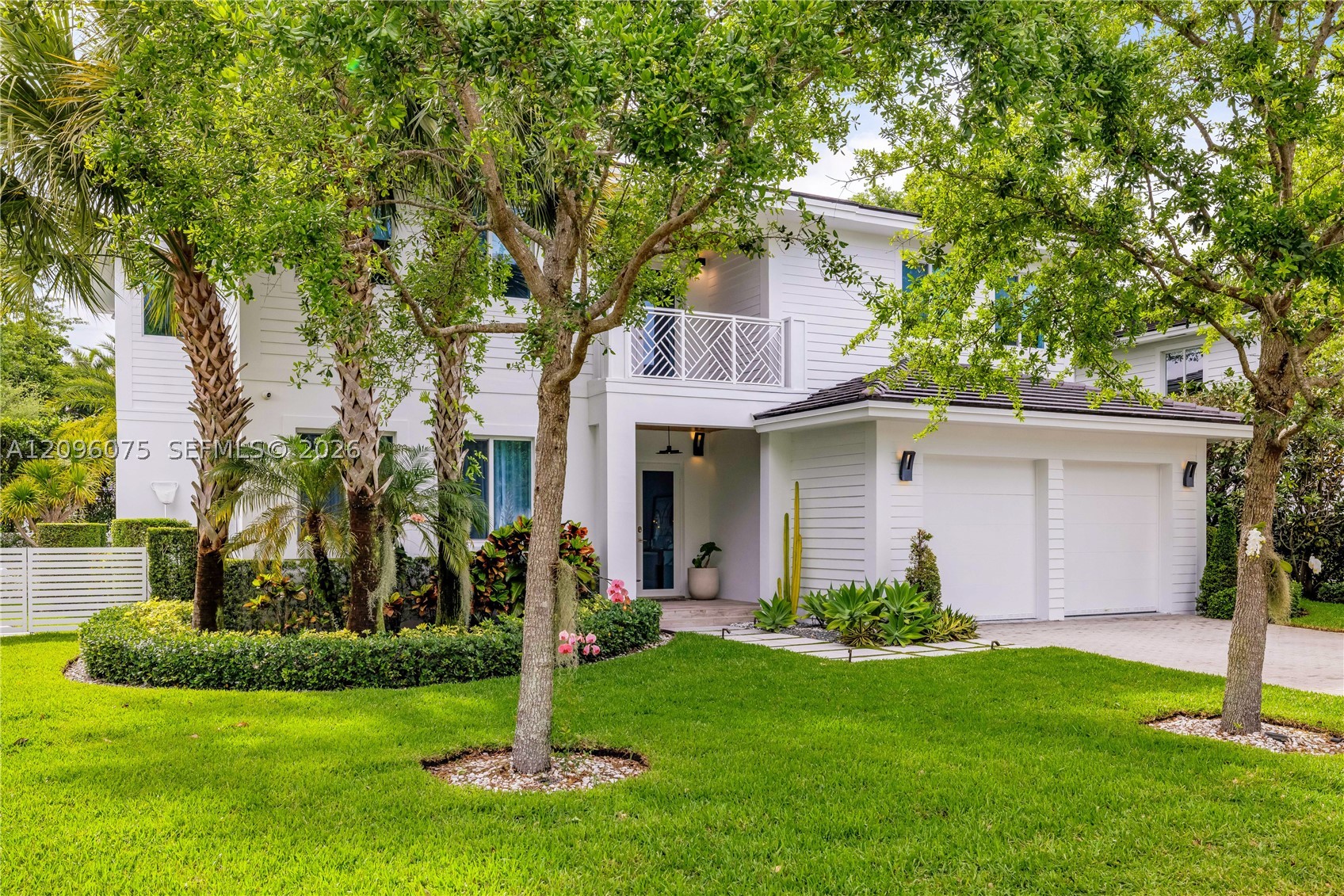 5602 SW 65th Ct, South Miami FL 33143