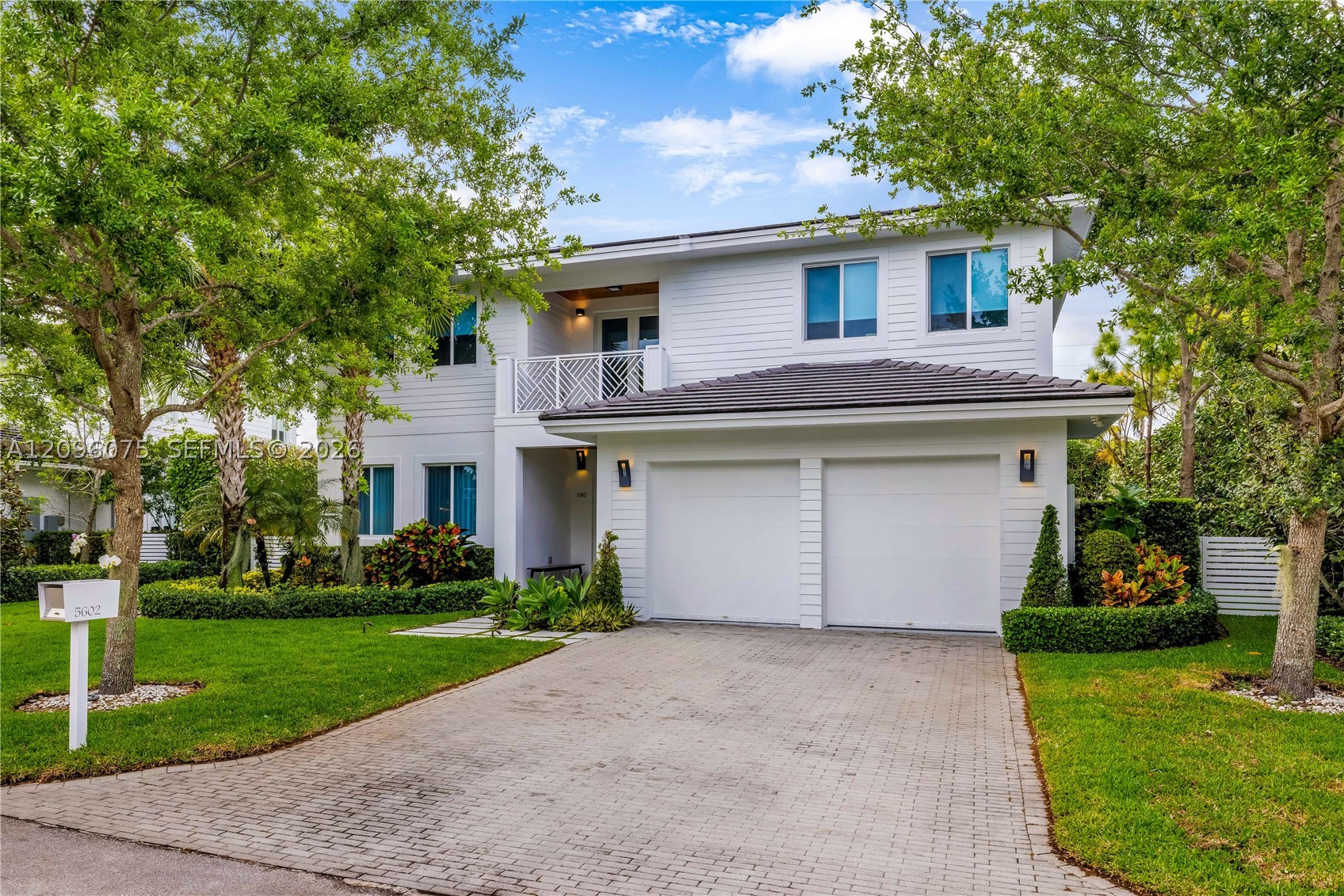 5602 SW 65th Ct, South Miami FL 33143
