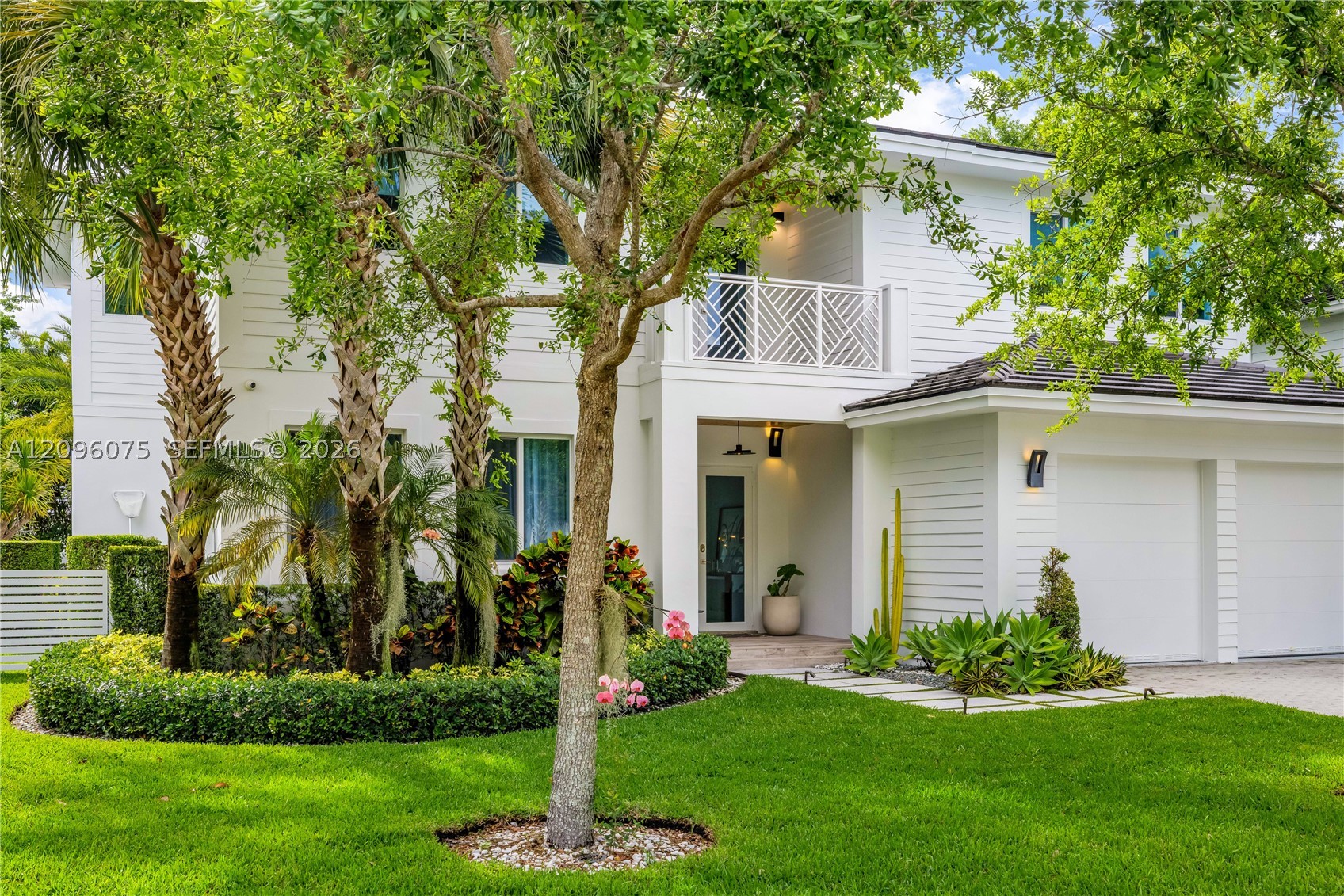 5602 SW 65th Ct, South Miami FL 33143