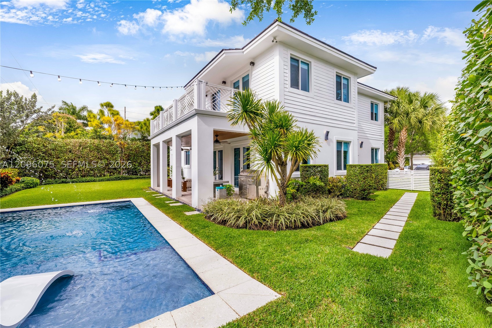 5602 SW 65th Ct, South Miami FL 33143