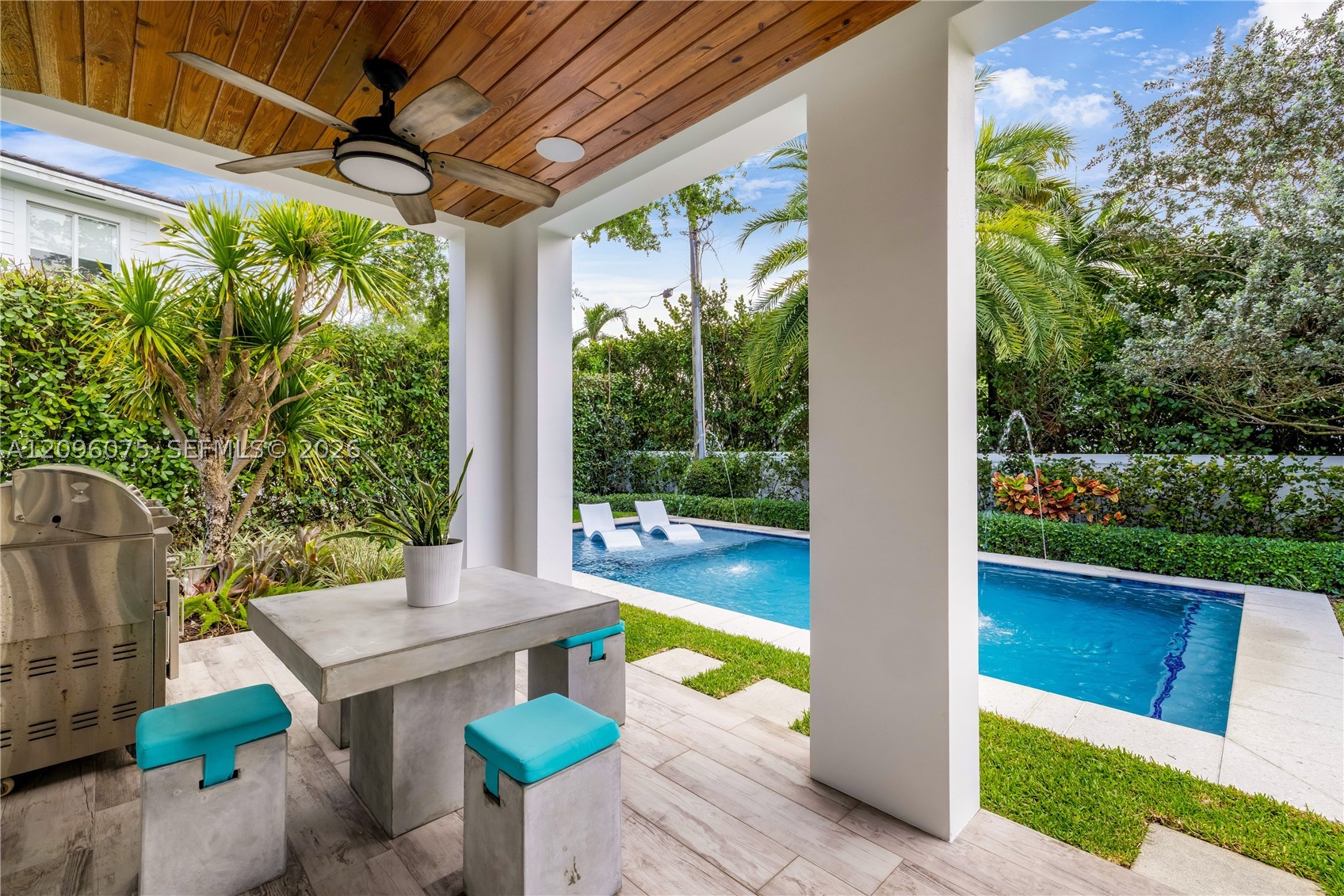 5602 SW 65th Ct, South Miami FL 33143