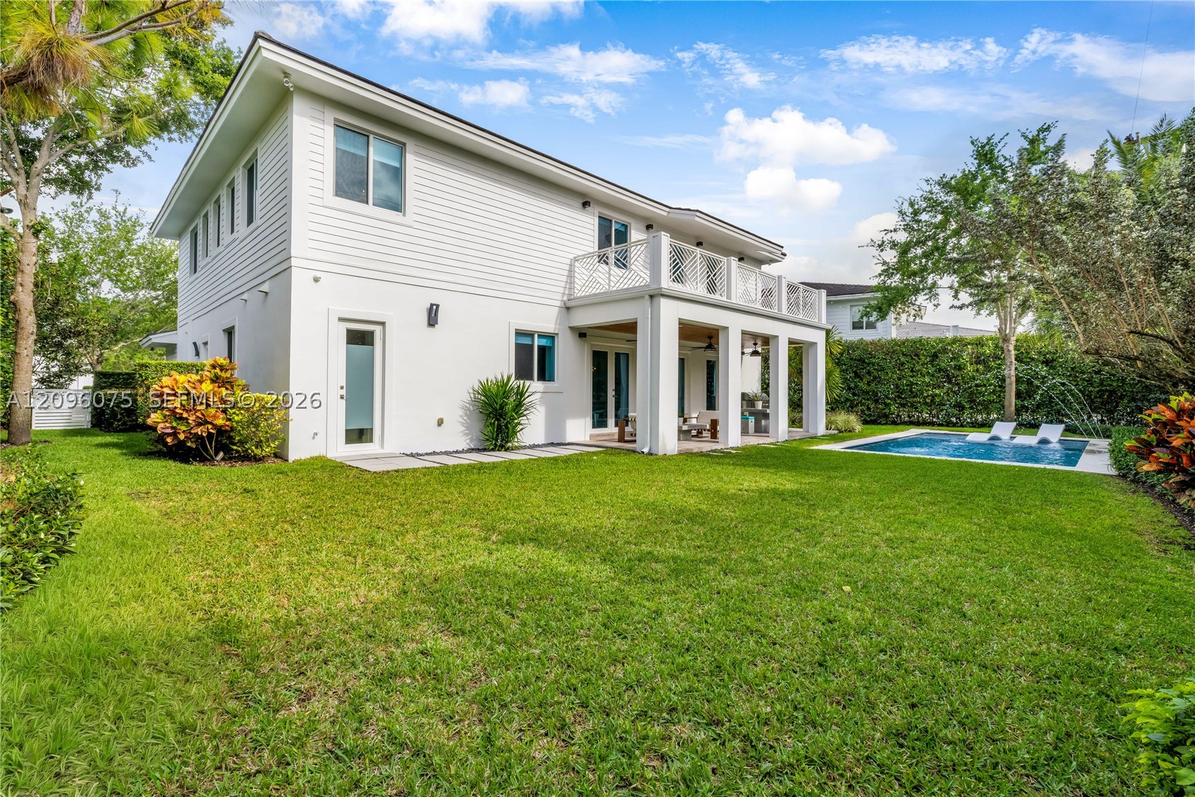 5602 SW 65th Ct, South Miami FL 33143