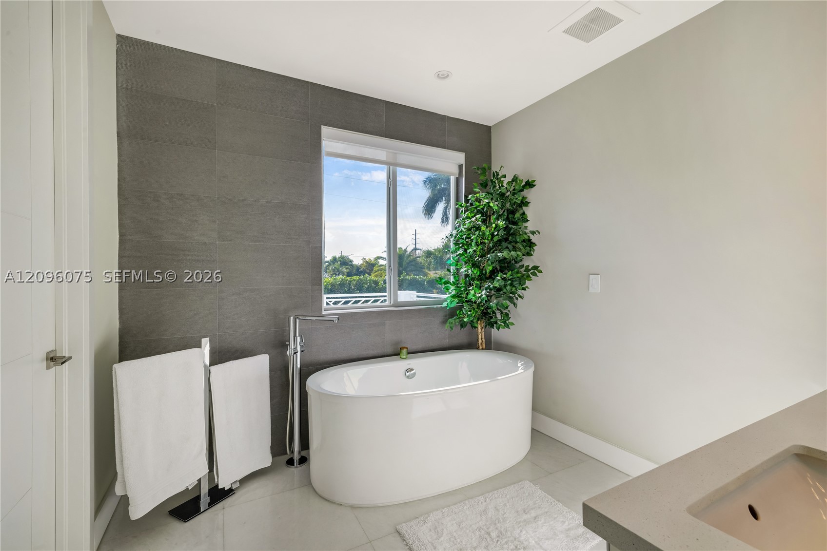 5602 SW 65th Ct, South Miami FL 33143