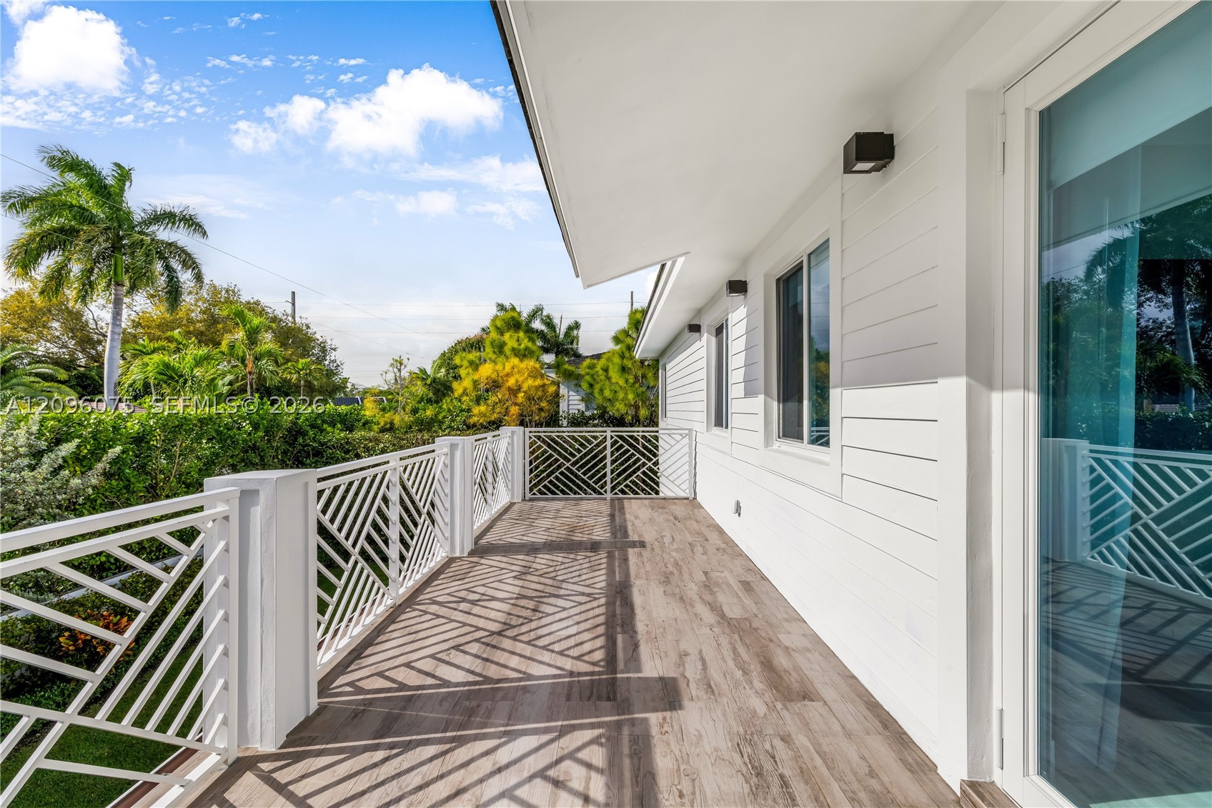 5602 SW 65th Ct, South Miami FL 33143