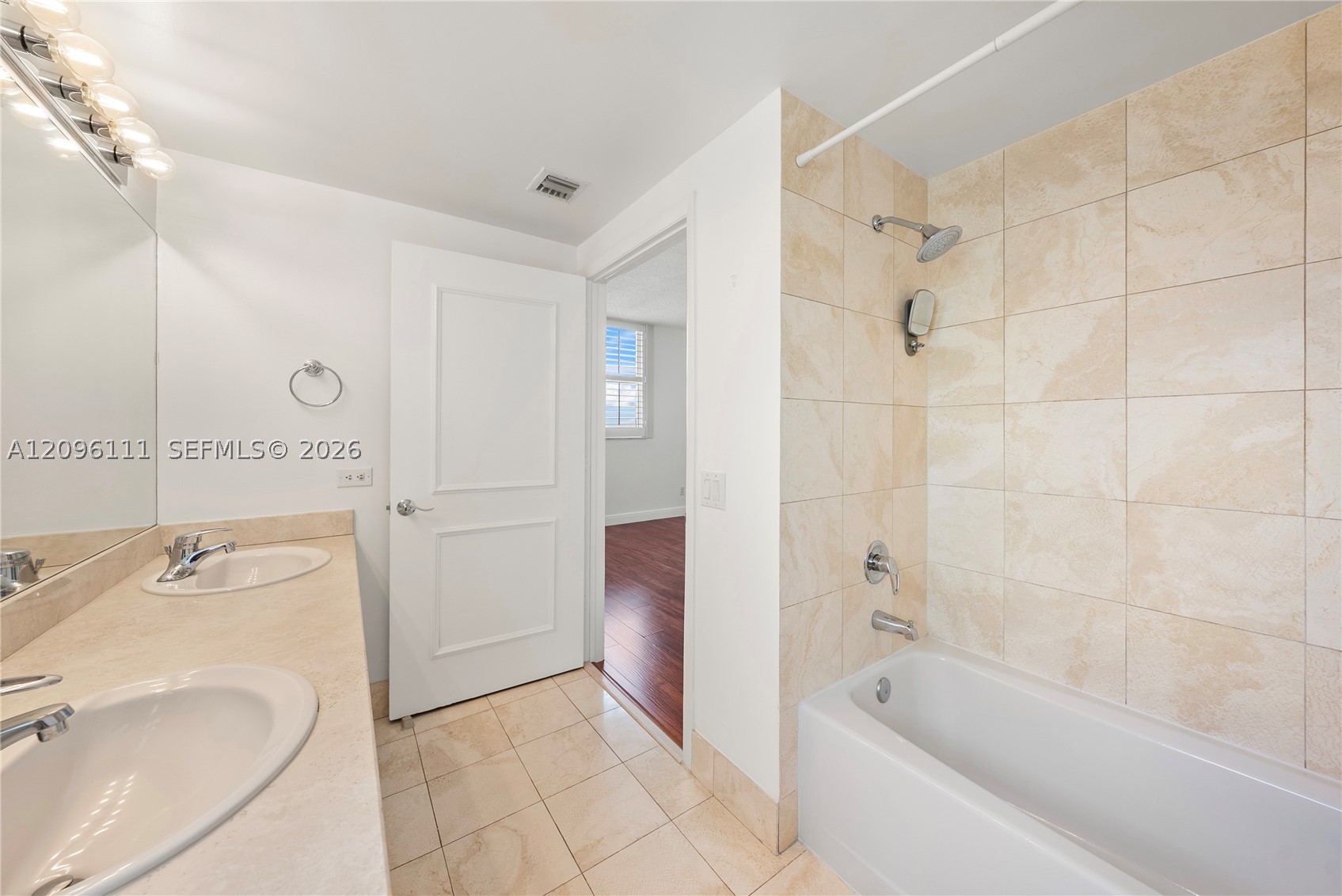 2475 Brickell Ave #2206, Miami FL 33129