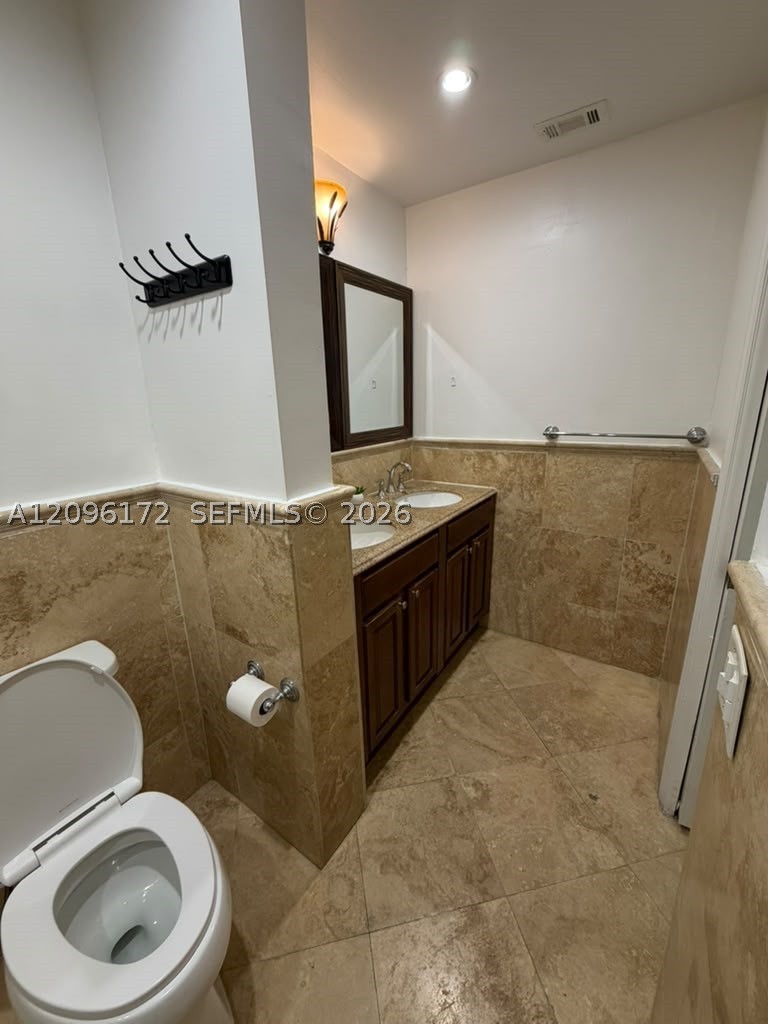 2375 W 74th St #105-6, Hialeah FL 33016