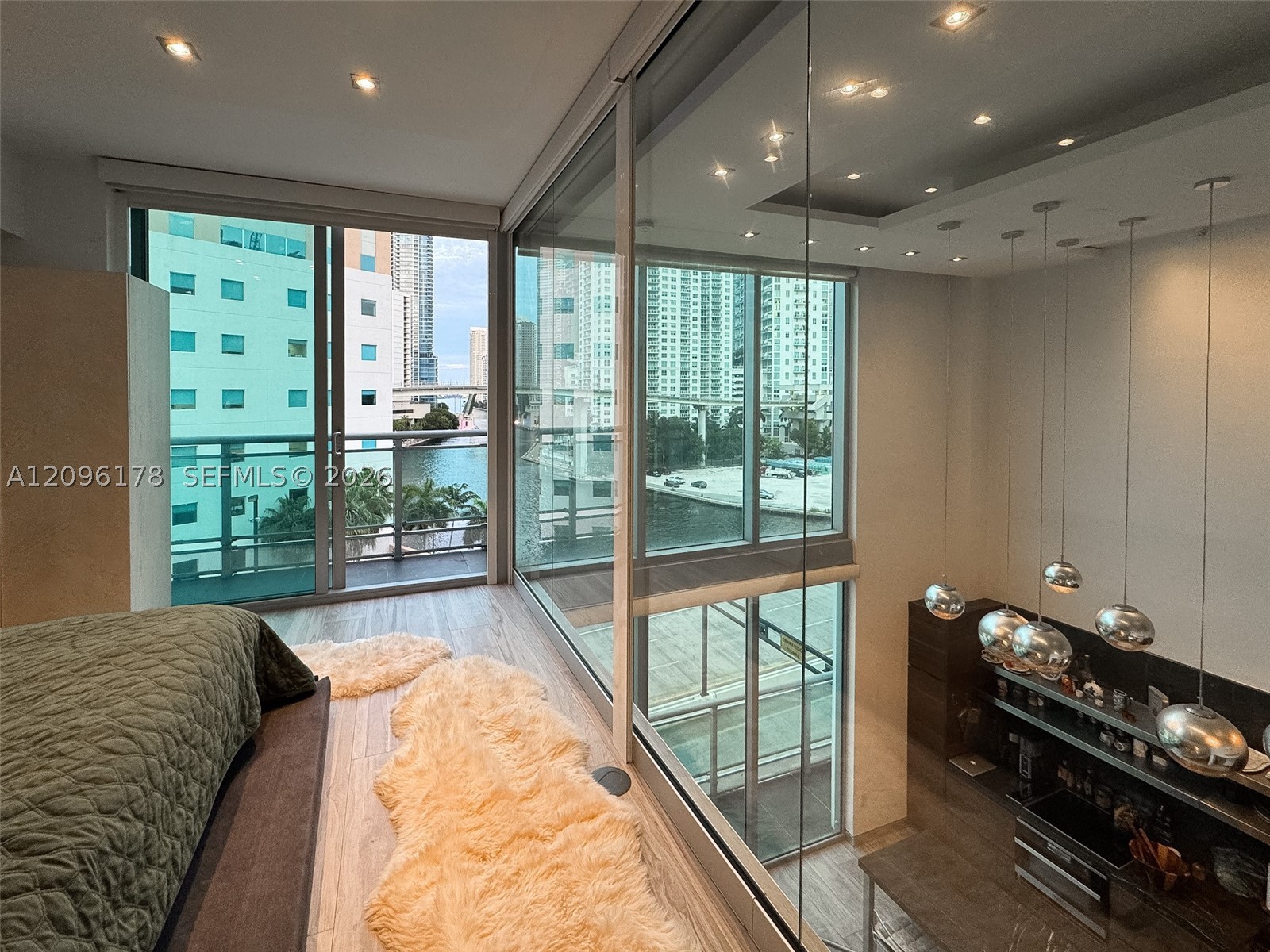 350 S Miami Ave #706, Miami FL 33130