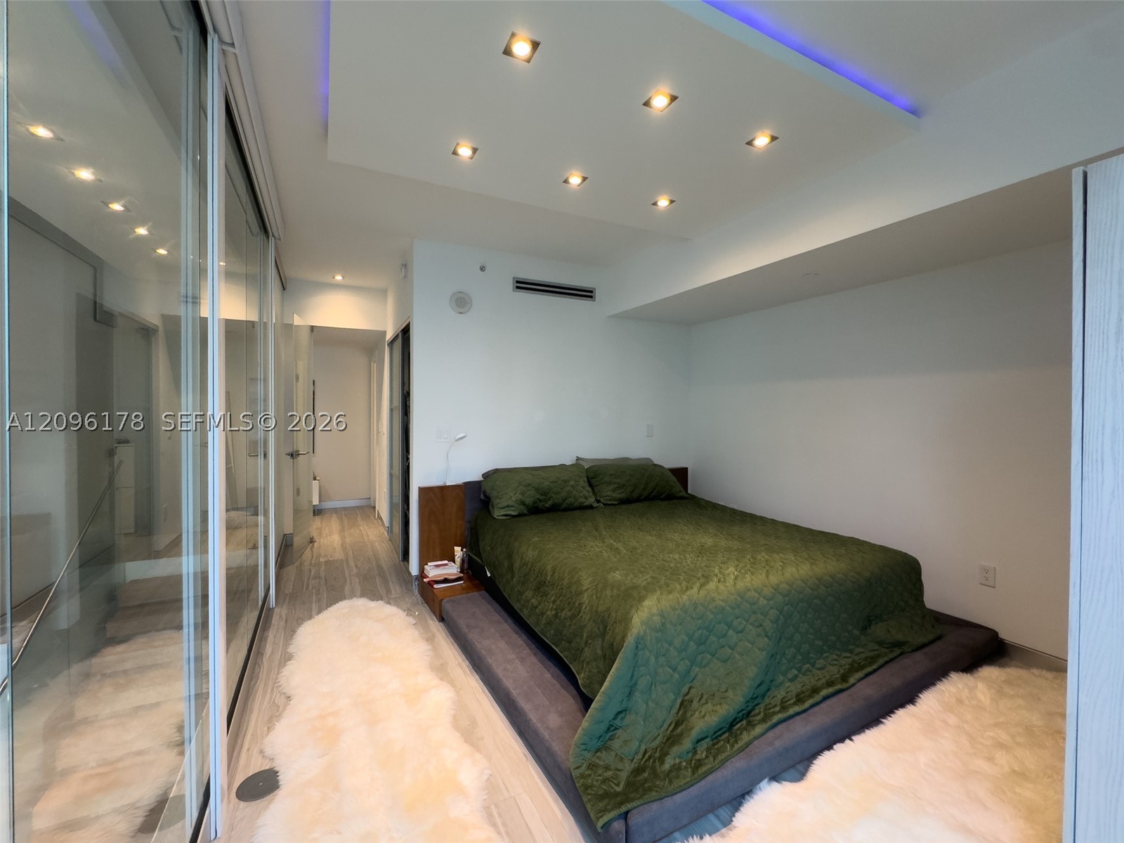 350 S Miami Ave #706, Miami FL 33130