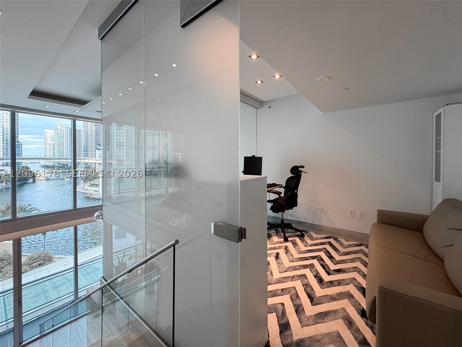 350 S Miami Ave #706, Miami FL 33130