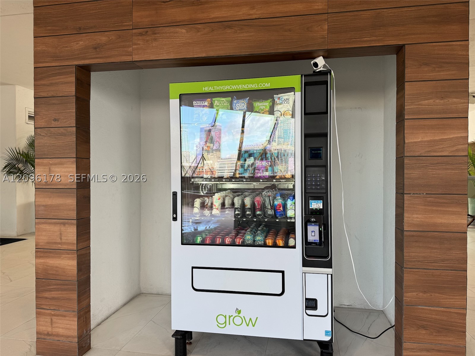 350 S Miami Ave #706, Miami FL 33130