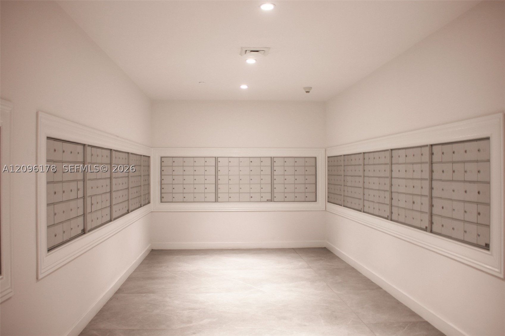 350 S Miami Ave #706, Miami FL 33130