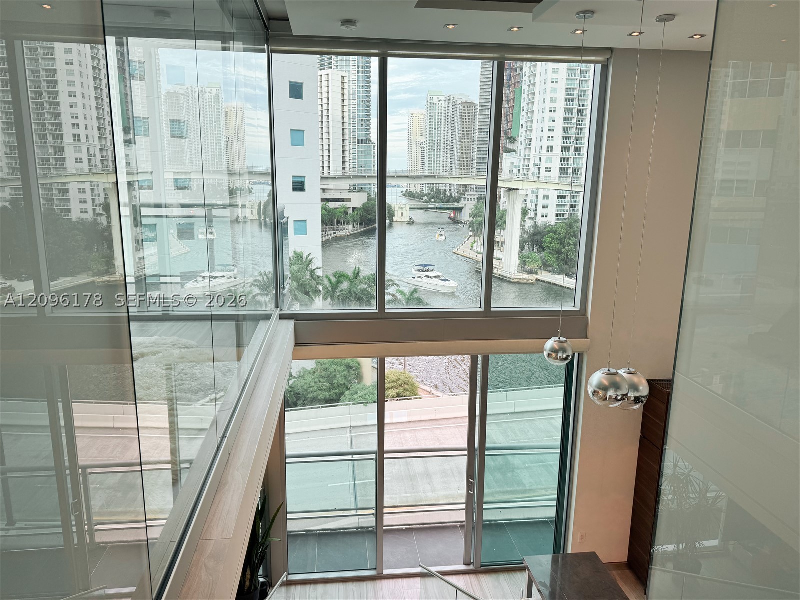 350 S Miami Ave #706, Miami FL 33130