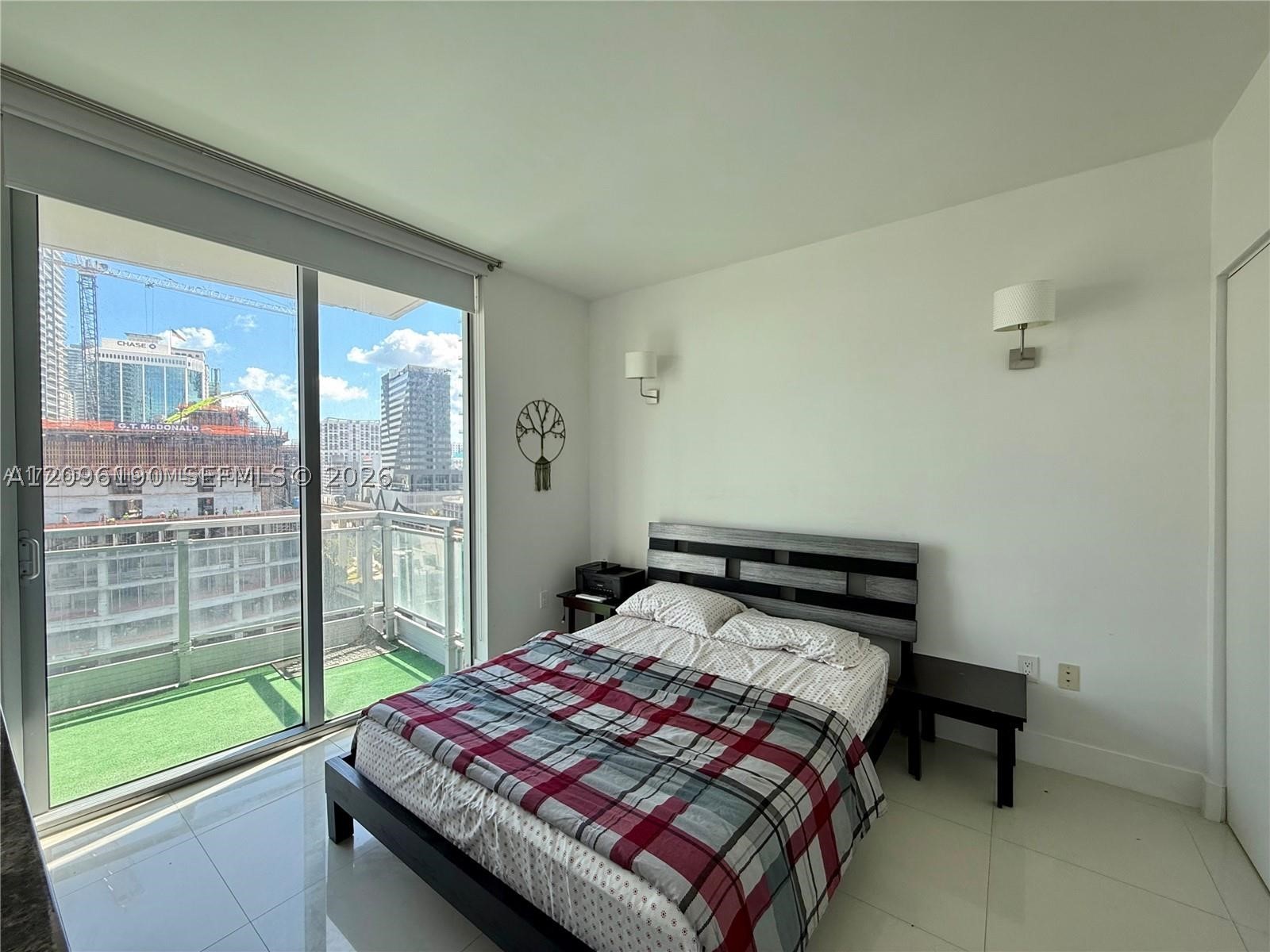 92 SW 3rd St #1104, Miami FL 33130