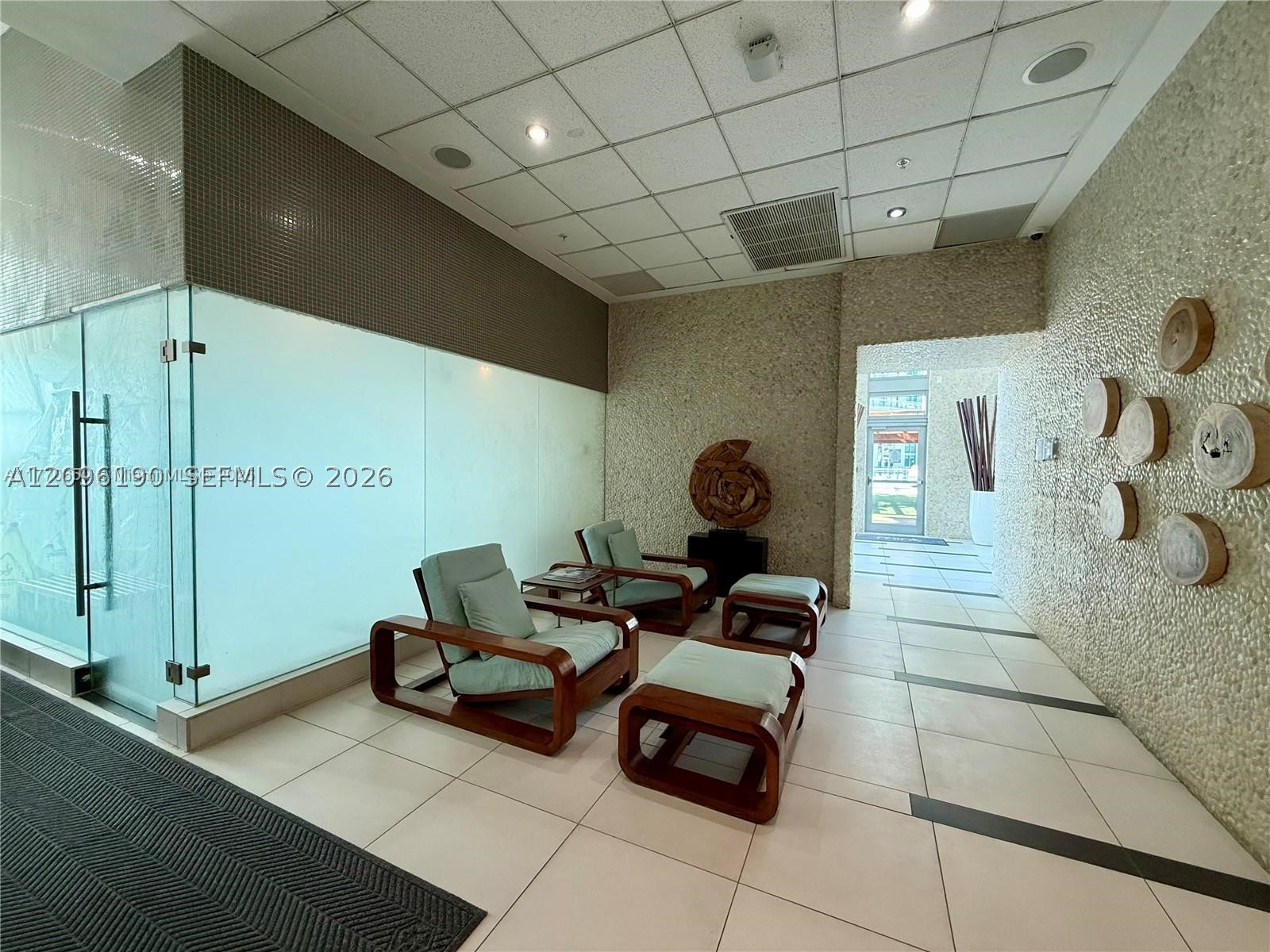 92 SW 3rd St #1104, Miami FL 33130
