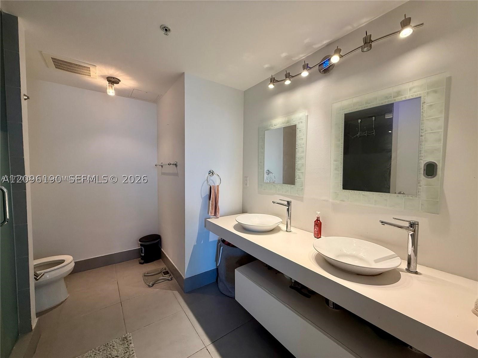 92 SW 3rd St #1104, Miami FL 33130