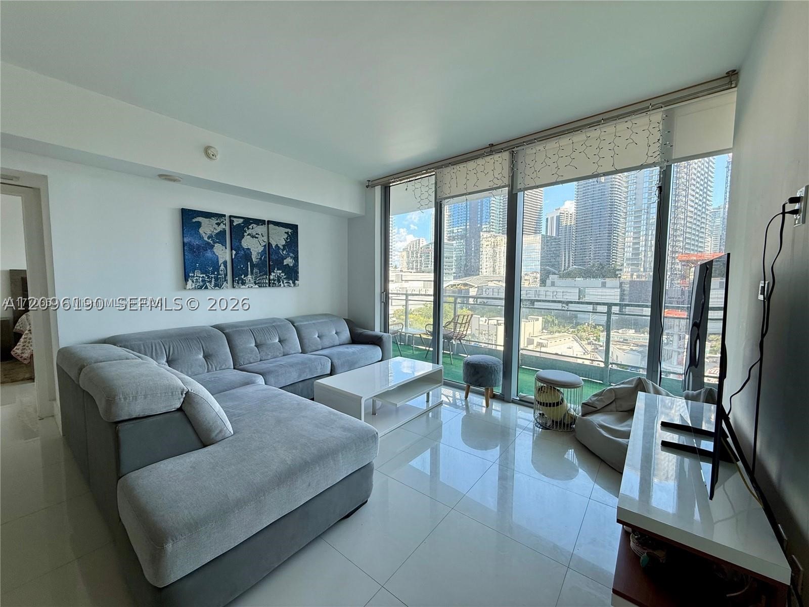 92 SW 3rd St #1104, Miami FL 33130