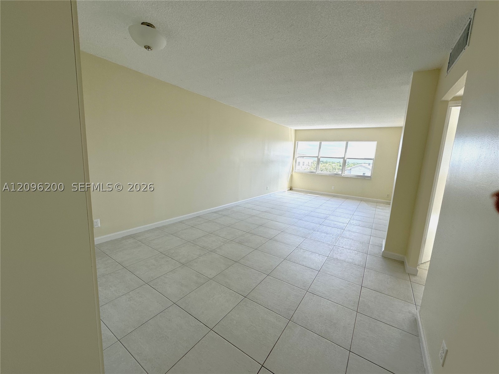 2555 NE 11th St #710, Fort Lauderdale FL 33304