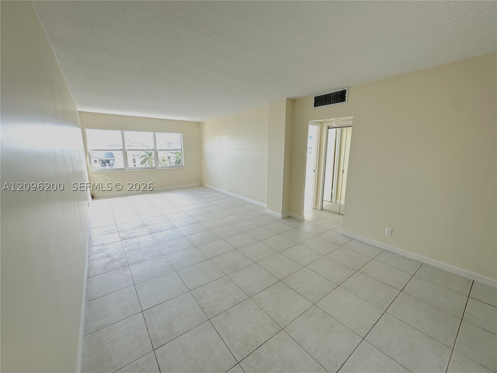 2555 NE 11th St #710, Fort Lauderdale FL 33304
