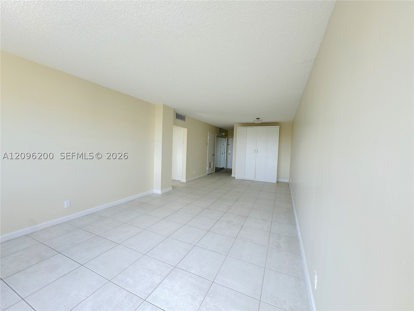2555 NE 11th St #710, Fort Lauderdale FL 33304