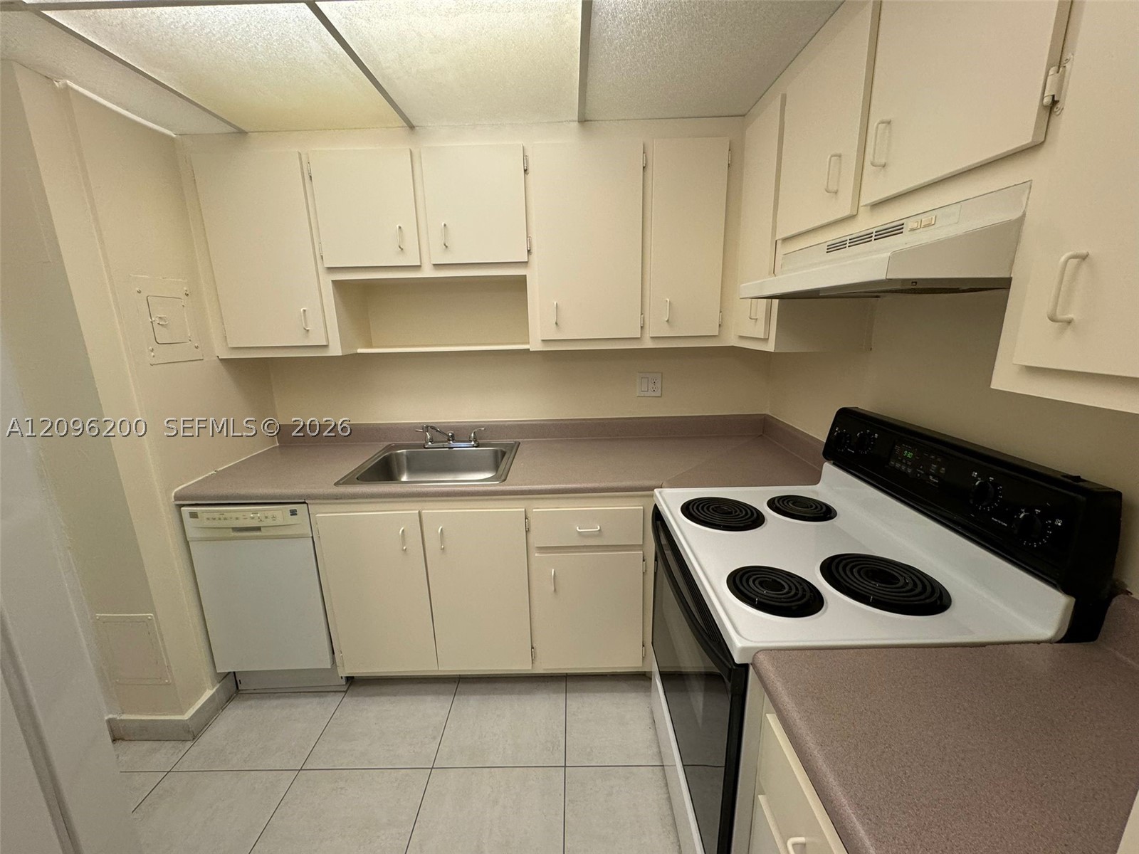 2555 NE 11th St #710, Fort Lauderdale FL 33304
