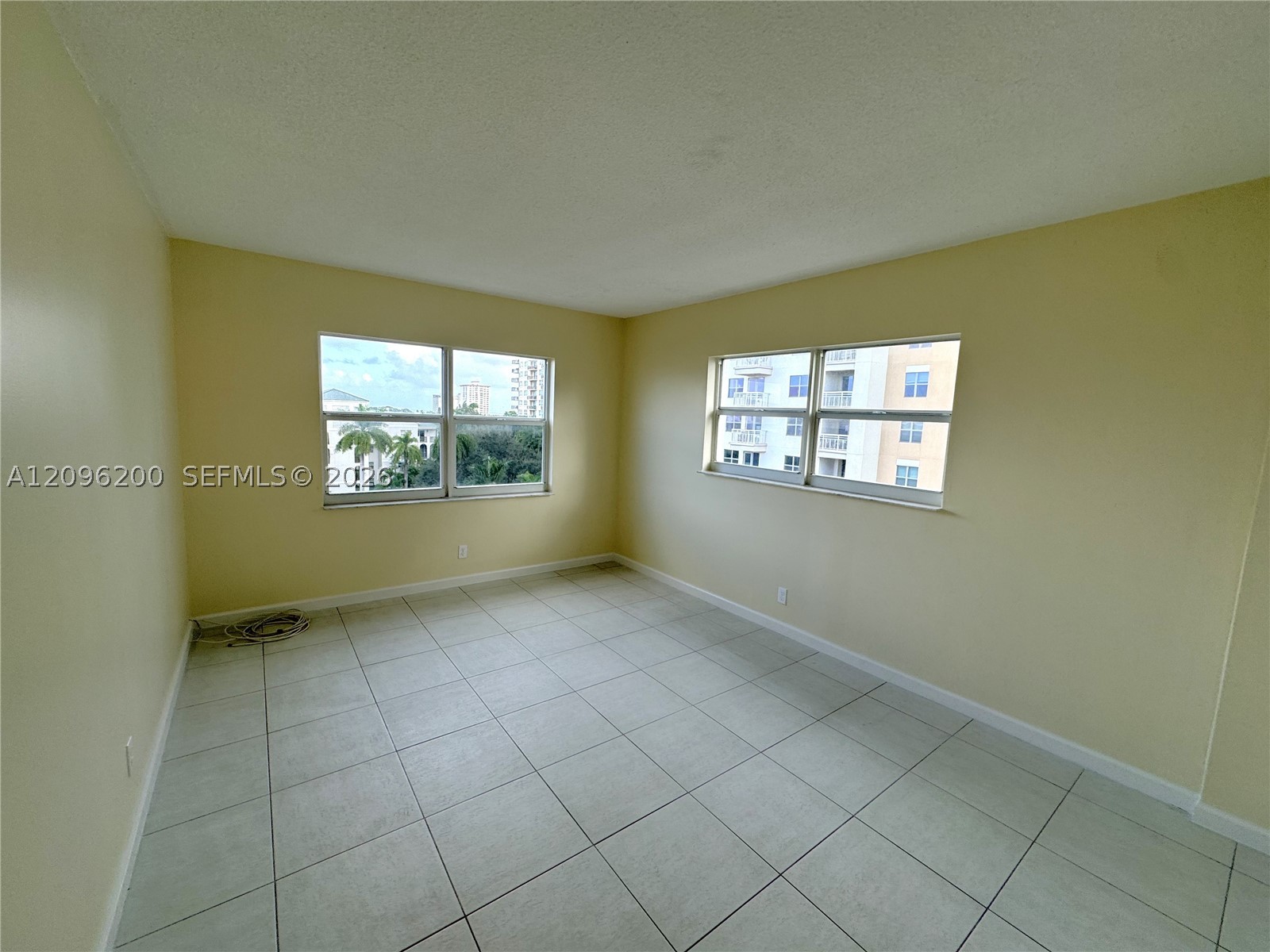 2555 NE 11th St #710, Fort Lauderdale FL 33304
