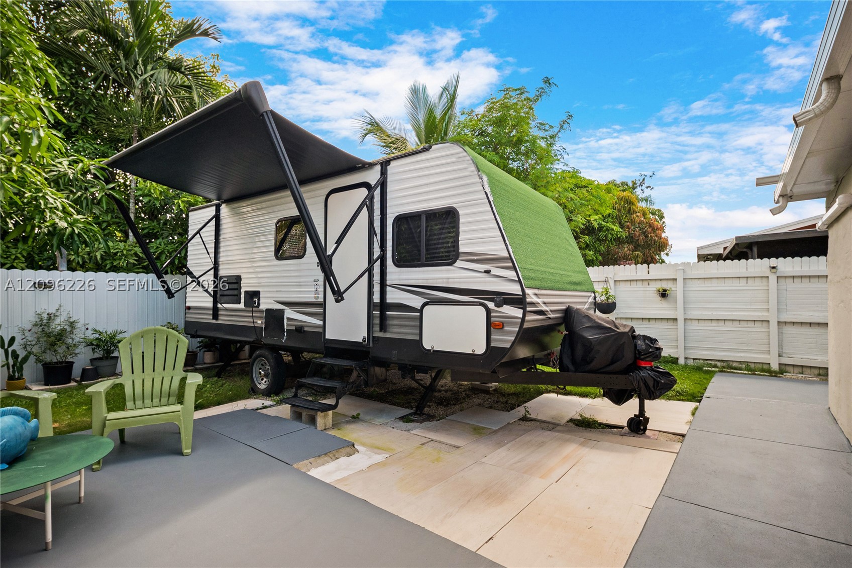 15405 SW 104th Ave, Miami FL 33157