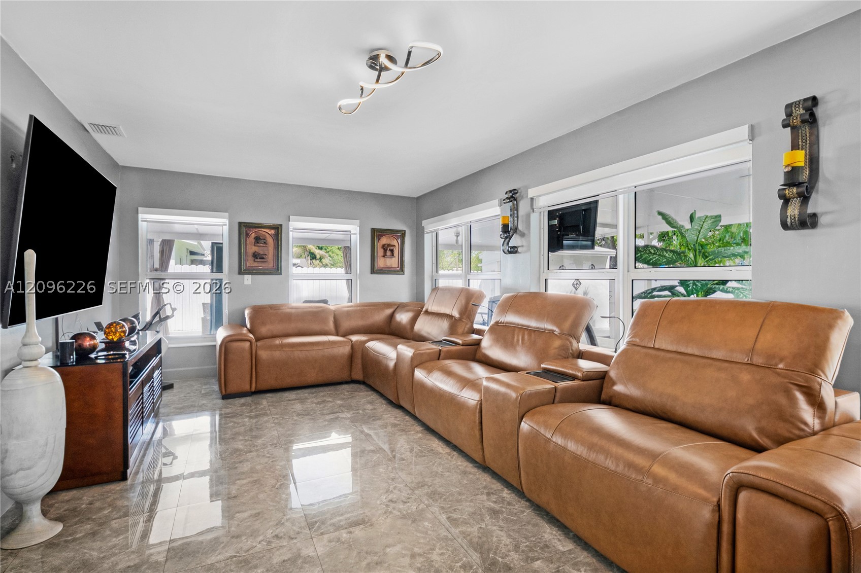 15405 SW 104th Ave, Miami FL 33157