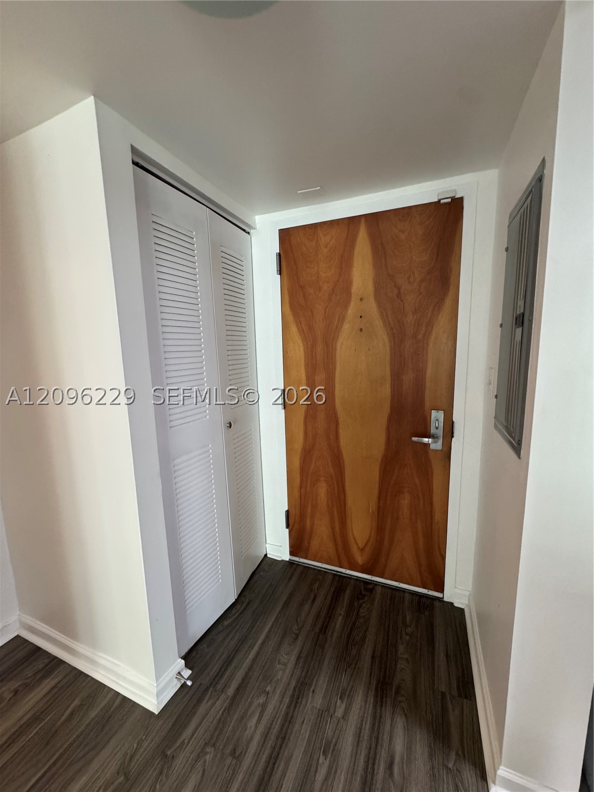 1200 Brickell Bay Dr #3206, Miami FL 33131