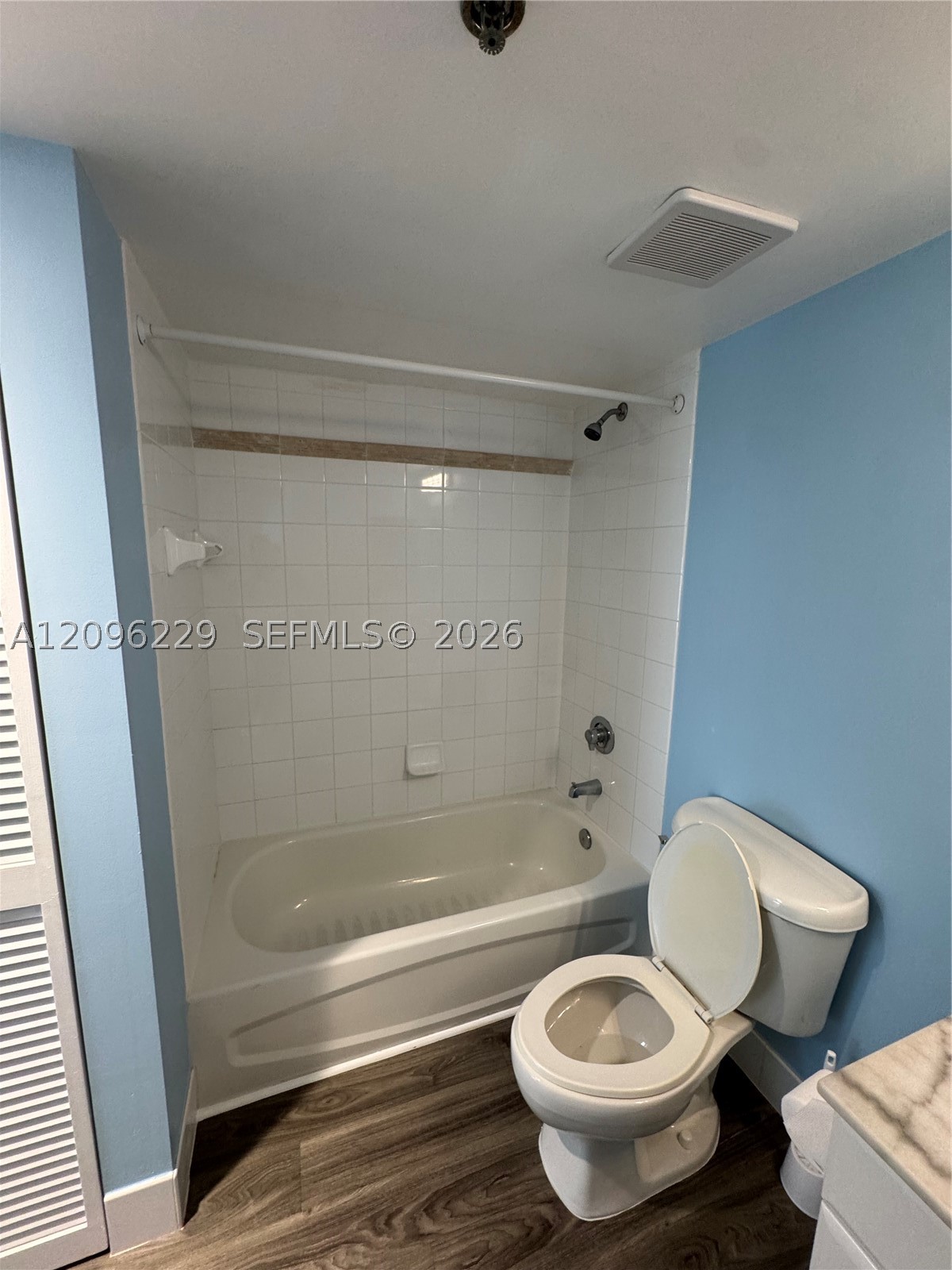 1200 Brickell Bay Dr #3206, Miami FL 33131