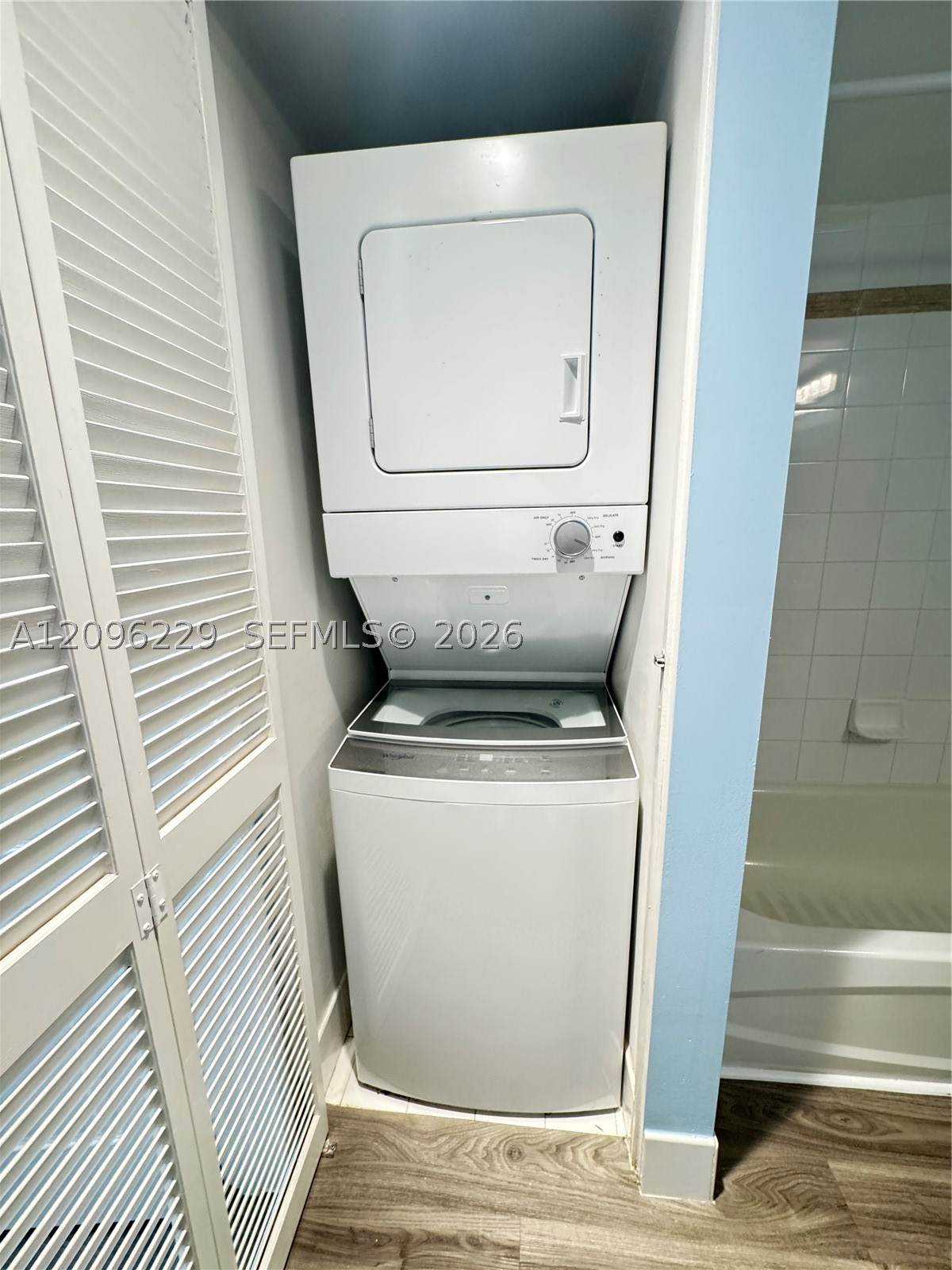 1200 Brickell Bay Dr #3206, Miami FL 33131